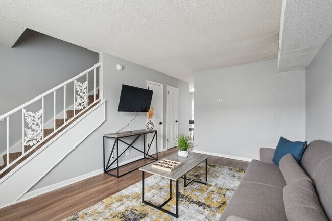 Foto del edificio - 600 Whispering Hills Dr