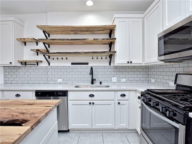 Foto del edificio - 1756 Yaupon Grove Ln