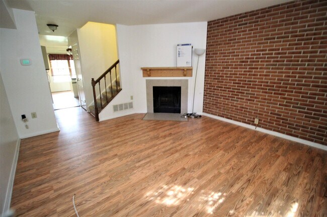 Foto del edificio - Beautiful 2bd/2ba Historic Butcher's Hill w/ CAC and W/D! --Available 7/15!