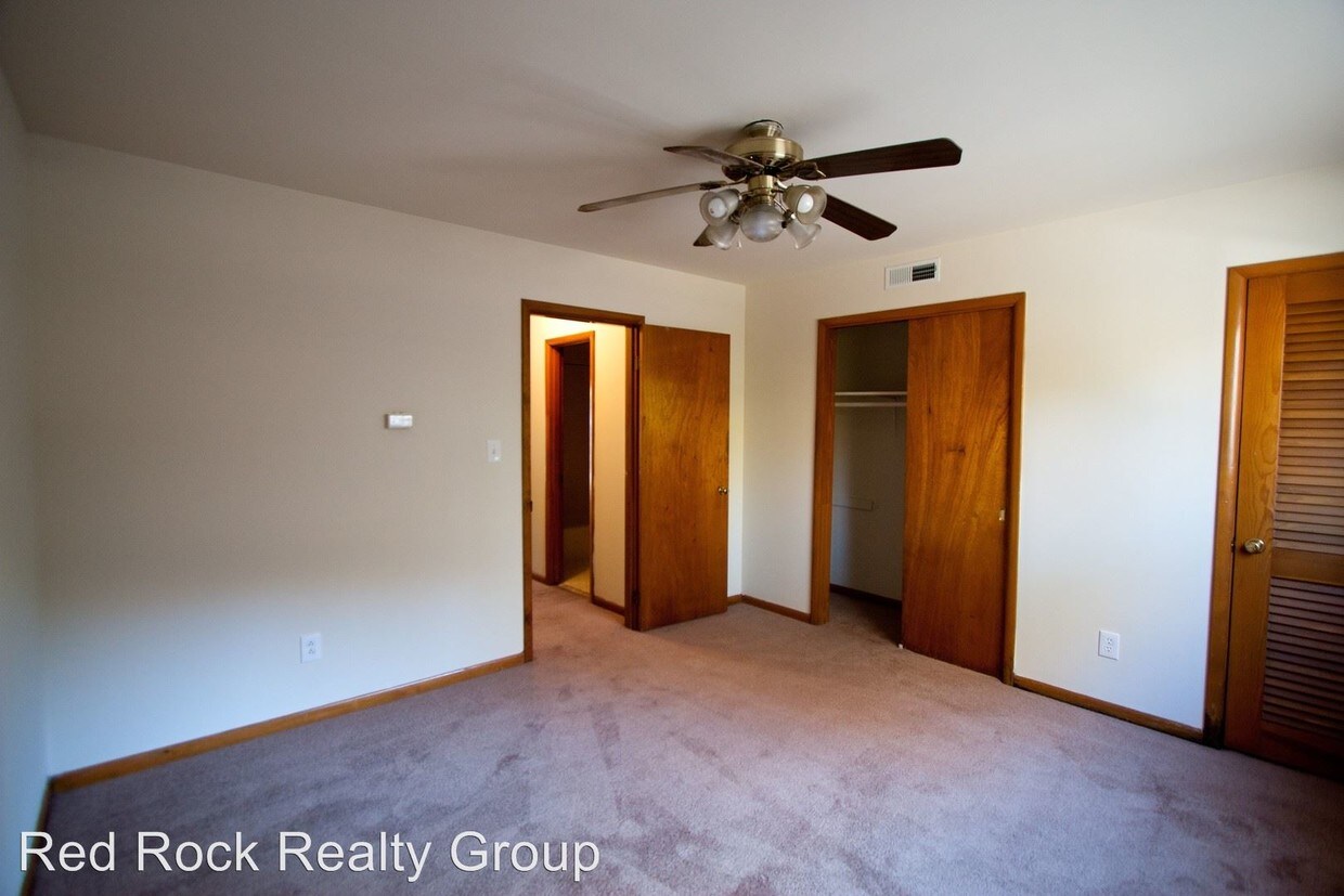 Foto principal - 2724 Niazuma Ave S