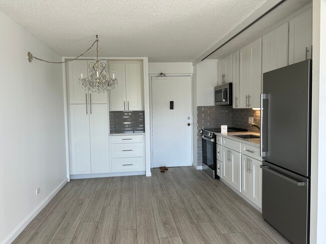 Kitchen/living area - 1655 Makaloa St