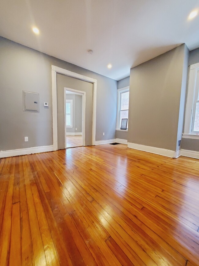 Unit 1 - 32 Stegman St