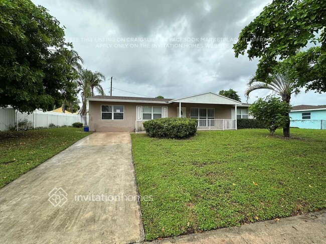 Building Photo - 2038 7th Ct S