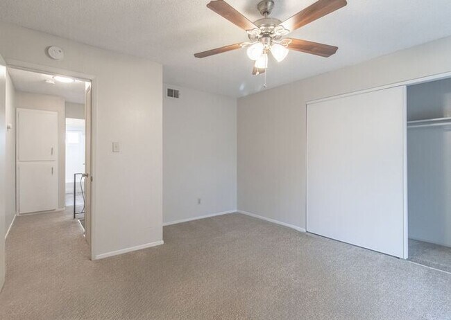 Foto del edificio - $1,000 moves you in today, no rent until 4...