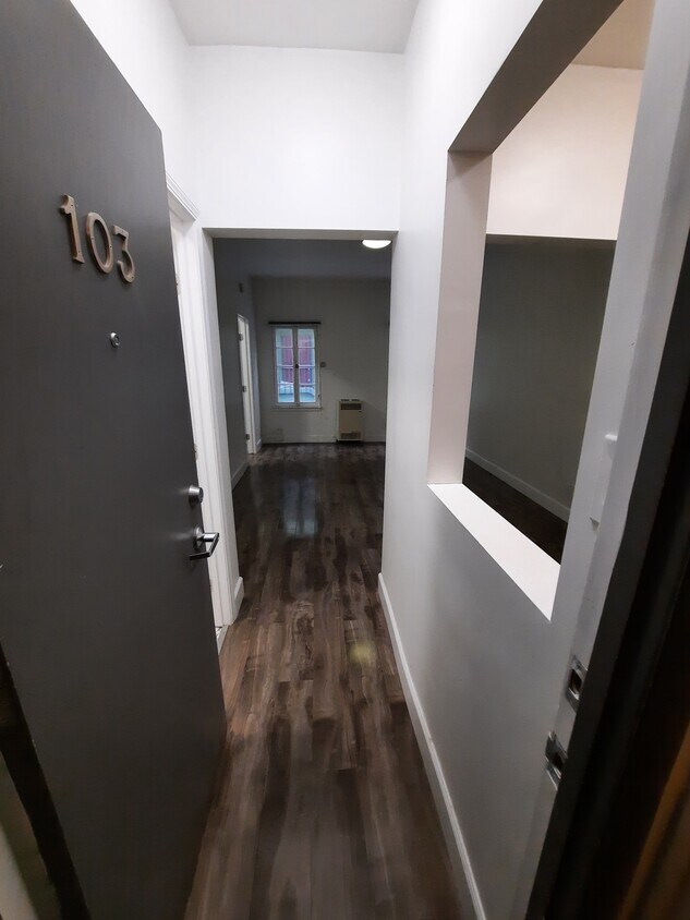 Foto principal - 839 Parkman Ave