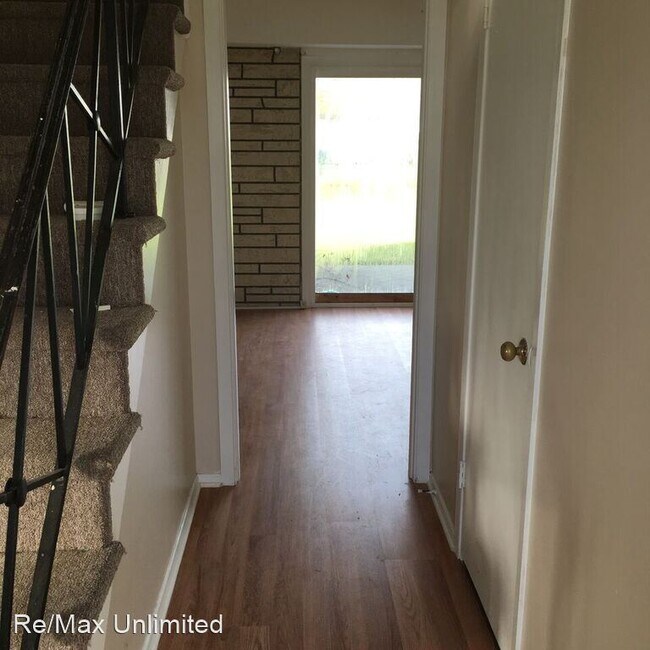 Building Photo - 4 br, 2.5 bath House - 39 Hadley Lane