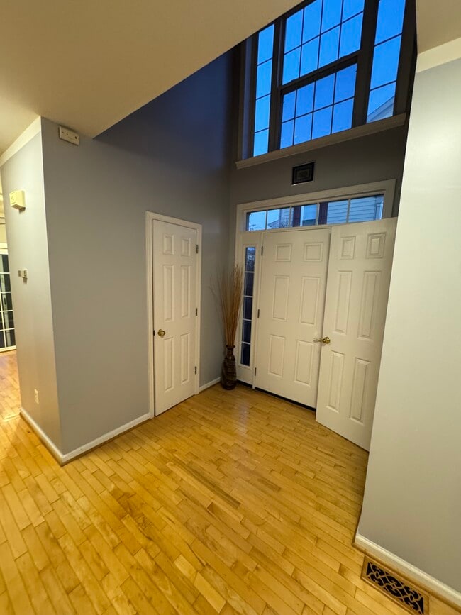 Building Photo - 45812 Matador Terrace