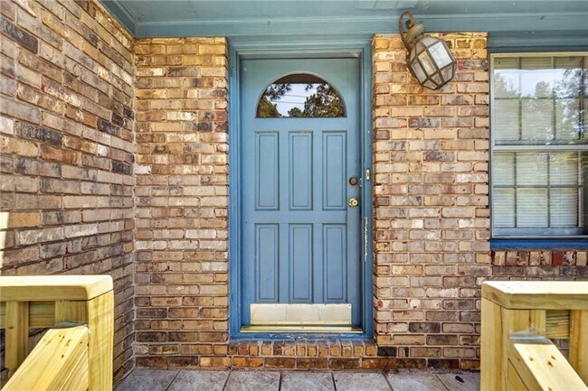 Foto del edificio - 3292 Holly Springs Rd