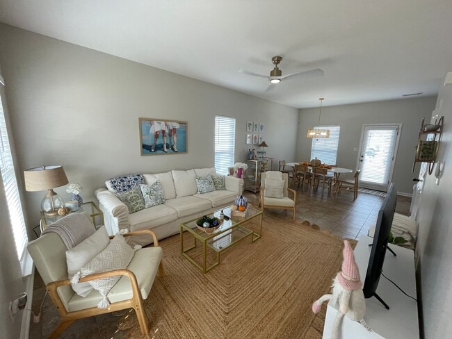 Photo - 3BR/3.5BA For Rent House