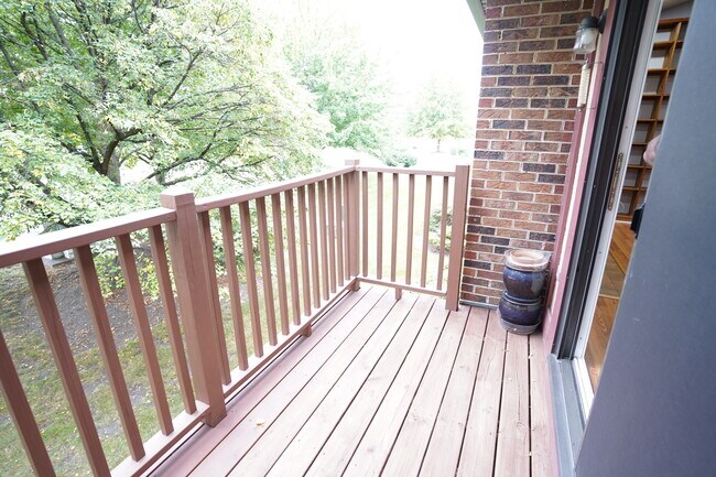 Building Photo - 361 Farnsworth Ct