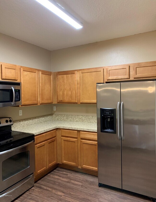 Foto del edificio - 270 Golden Lake Loop