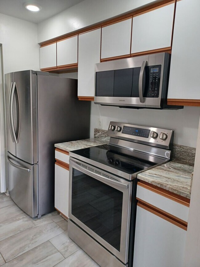 Foto del edificio - Charming 2-bedroom, 2-bathroom home locate...