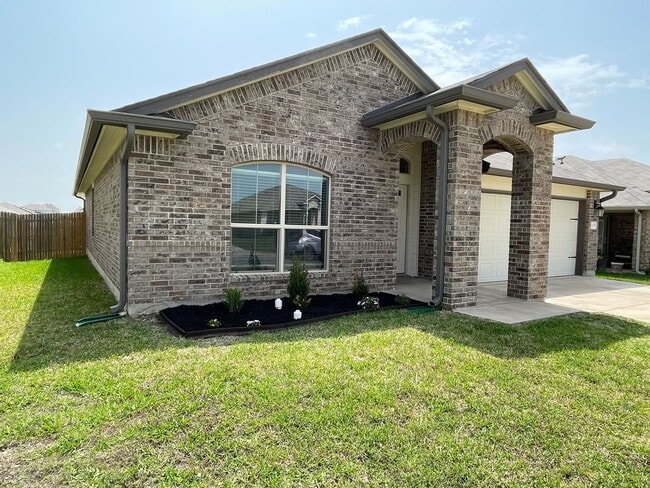 Foto del edificio - Available Now | Modern Single-Story 3 Bed, 2 Bath | Separate Office/Den | Big Yard | Pet Restrict...