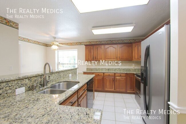 Foto del edificio - BEAUTIFUL 3 Bd/ 2.5 Ba POOL HOME in KISSIM...