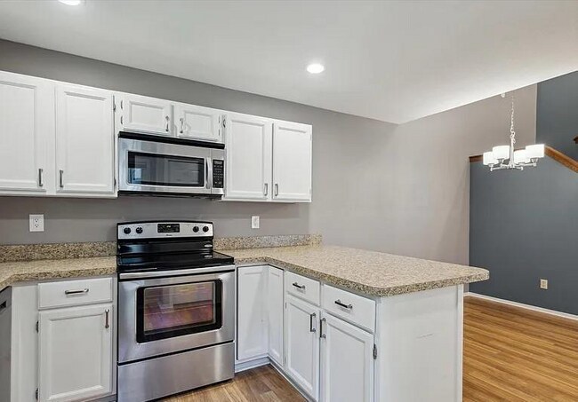 Building Photo - 3631 E Meadows Ct