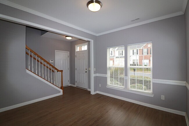 Foto del edificio - Great 3 Bed 2.5 bath townhome in Sunset Po...