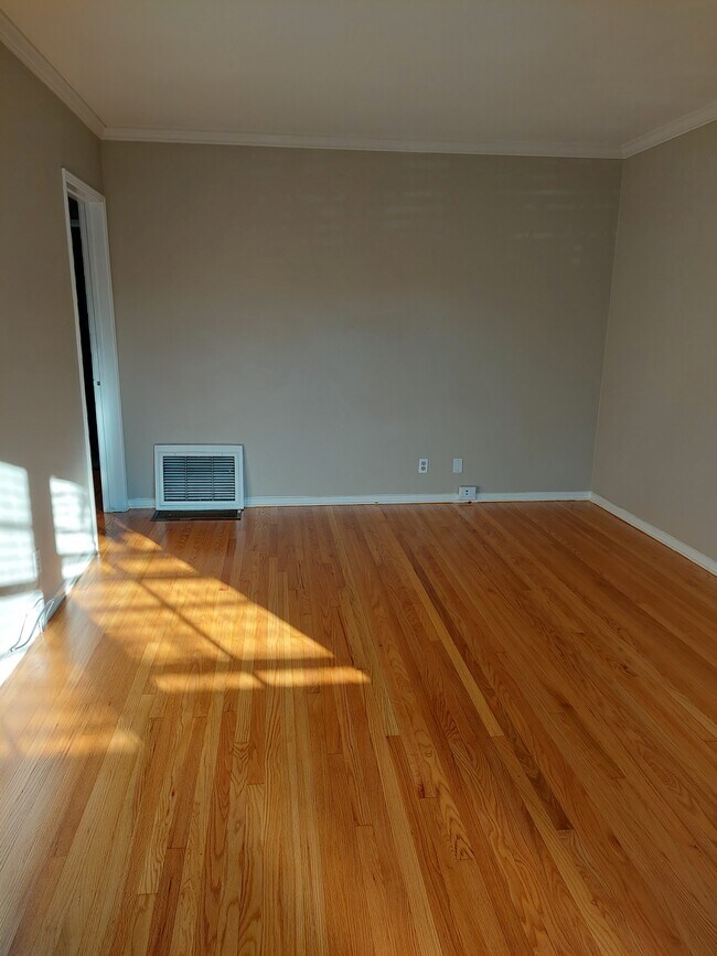 Sala de estar - 404 Naranja Dr