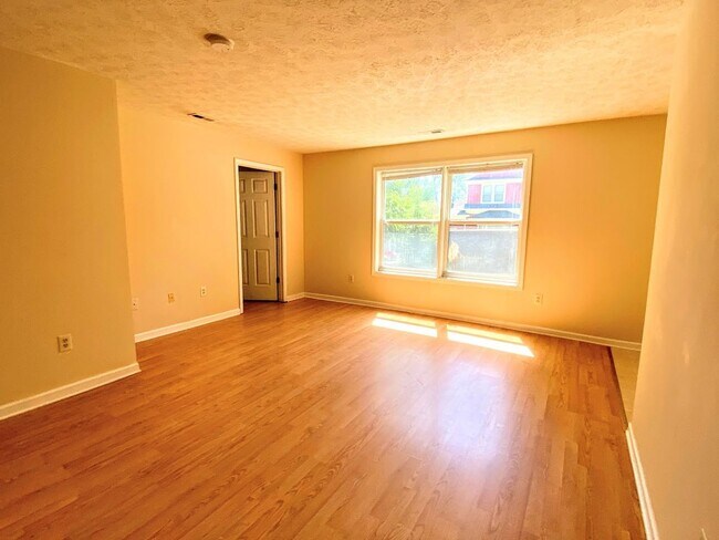 Foto del edificio - 203 E 10th St