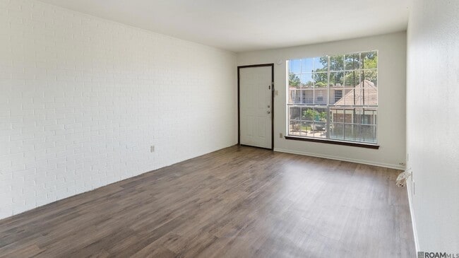 Building Photo - 2100 College Dr