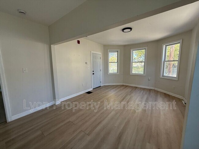 Foto del edificio - 204 Chapin Ave