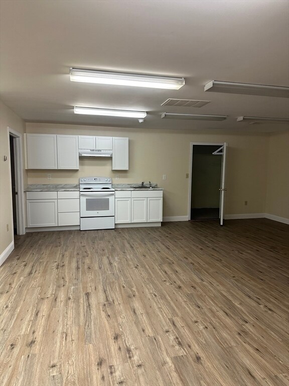 Foto del edificio - 13 Waushacum Ave