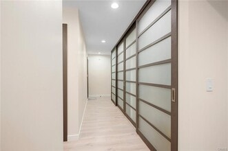 Building Photo - 3331 Oakmont View Dr