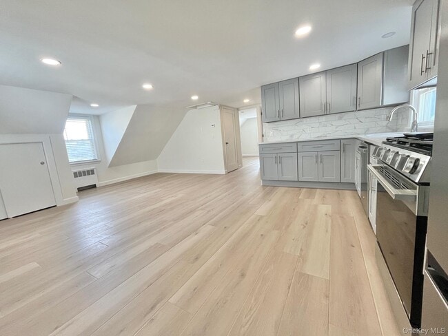 Foto del edificio - 237 Woodland Ave