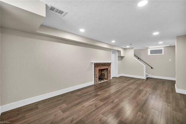 Building Photo - 3630 Raymont Blvd