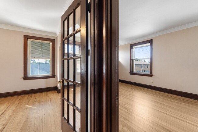 Foto del edificio - 5352 Itaska St