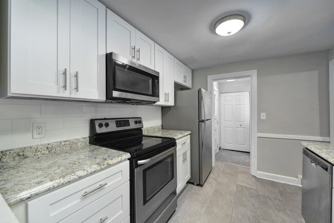Building Photo - 1135 Mayfield Ridge