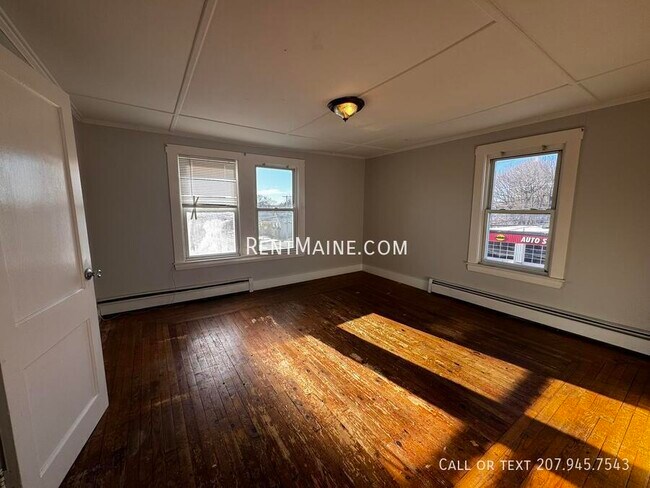 Foto del edificio - 131 College Ave