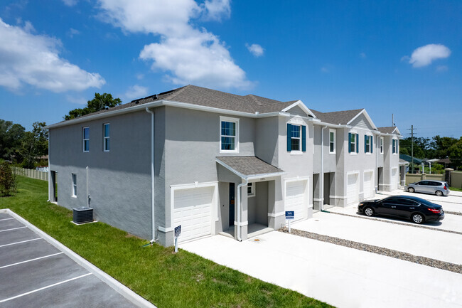 Building Photo - Windbrooks Townhomes