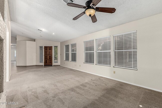 Foto del edificio - 8829 E Riviera Dr