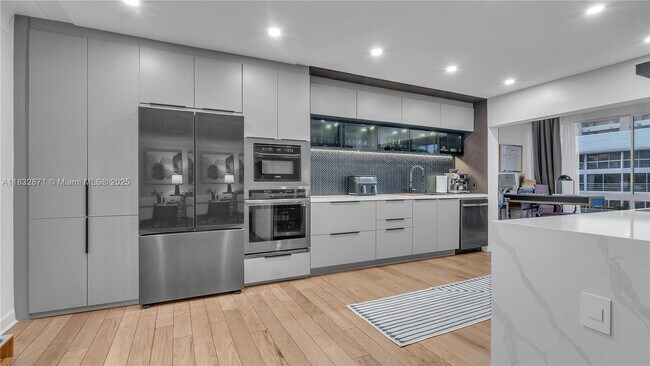 Building Photo - 3051 NE 47th Ct