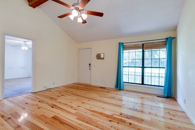 Building Photo - 463 Calista Rd