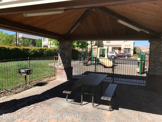 Building Photo - 3 br, 2.5 bath House - 9578 Vega Carpio Ave.