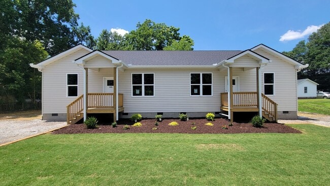 Brand New 3 Bed, 2 Bath Duplex Available Near Downtown Greenville - Brand New 3 Bed, 2 Bath Duplex Available Near Downtown Greenville House