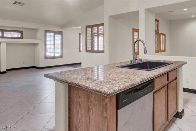 Foto del edificio - 8225 Cabin Springs Ave