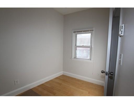 Building Photo - 128 W 9th St