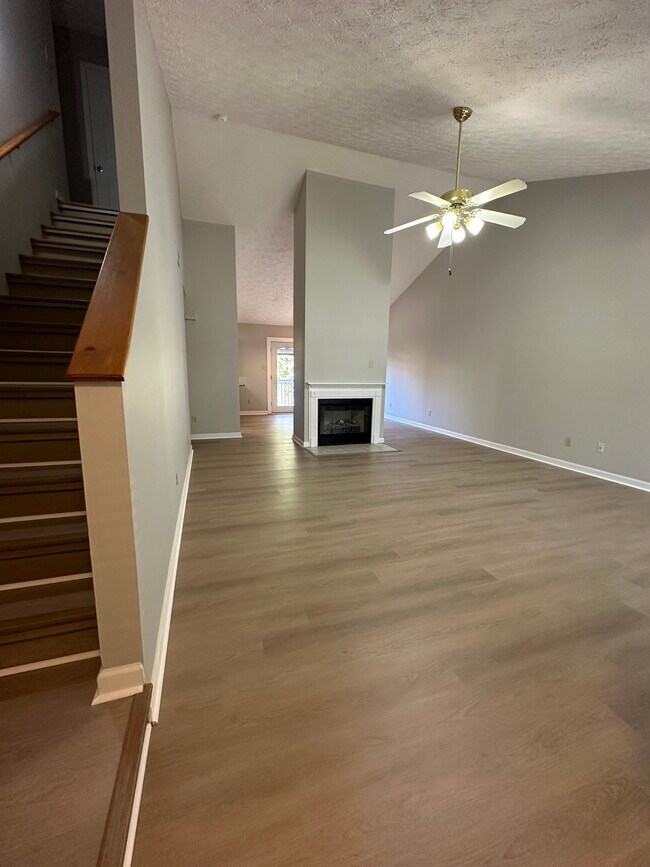 Foto del edificio - 726 Settlers Pond Way
