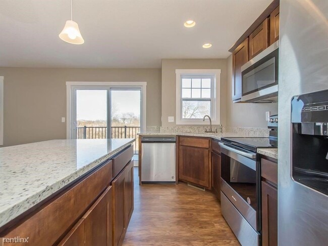 Building Photo - 2 br, 2.5 bath Townhome - Trestle Crossing...