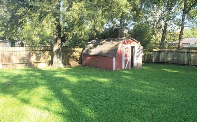 Building Photo - 323 Kingsport St