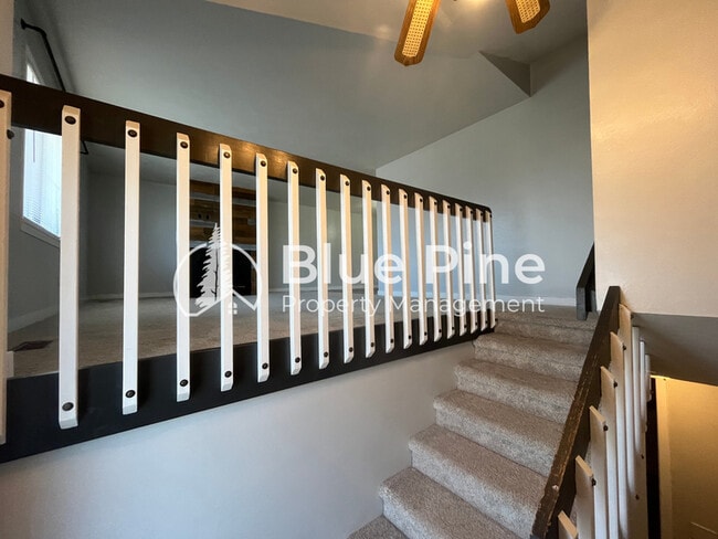 Building Photo - 2304 E Oakmont Dr