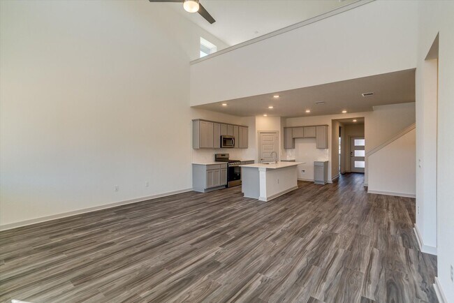 Building Photo - 200 Cupreata Ln