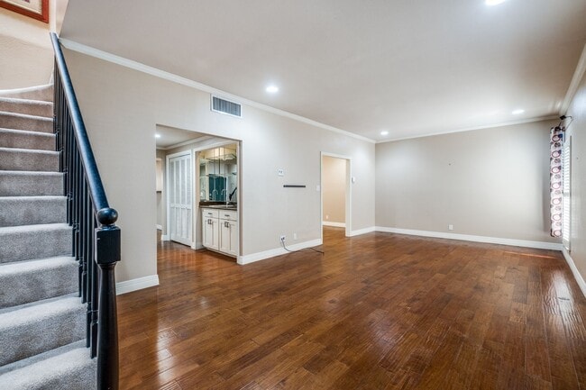 Foto del edificio - 3-BEDROOM TOWNHOME IN DIJON NORTH, ALAMO HEIGHTS