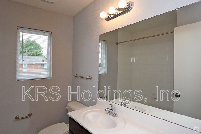 Building Photo - 4511 Orcutt Ave