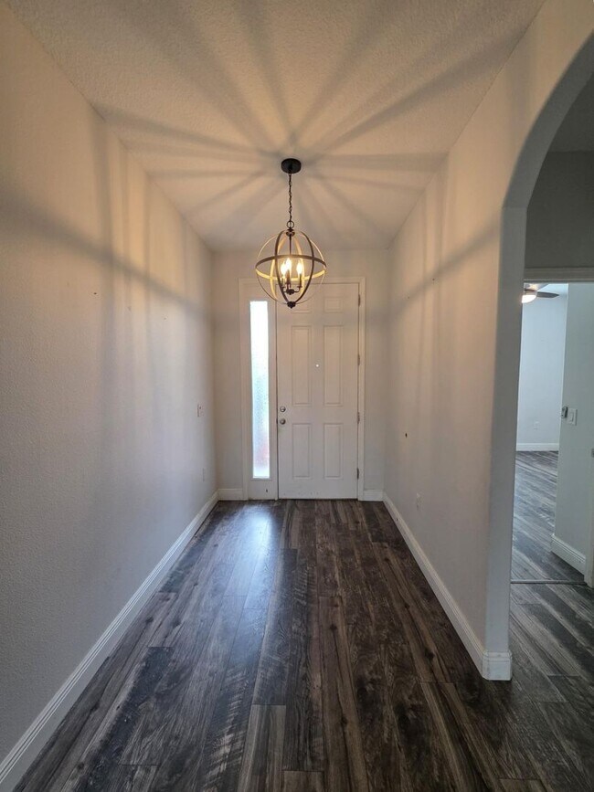 Building Photo - Gorgeous 4-Bedroom, 3-Bathroom Home in Providence