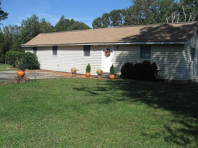 Building Photo - 2304 Flippen Rd