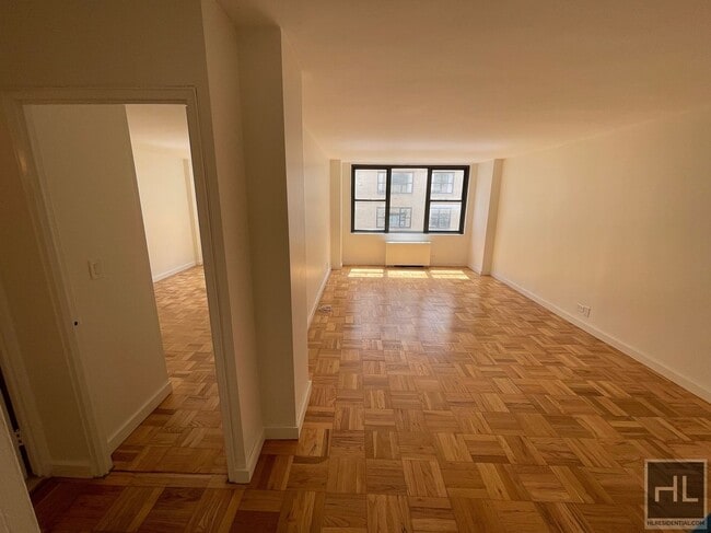 Building Photo - EAST 49 STREET