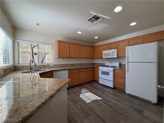 Building Photo - 10381 Coyote Cub Ave